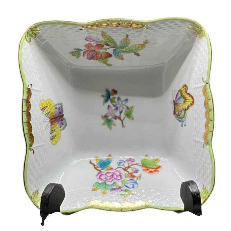 Queen Victoria (Green Border) 7" Square Bowl