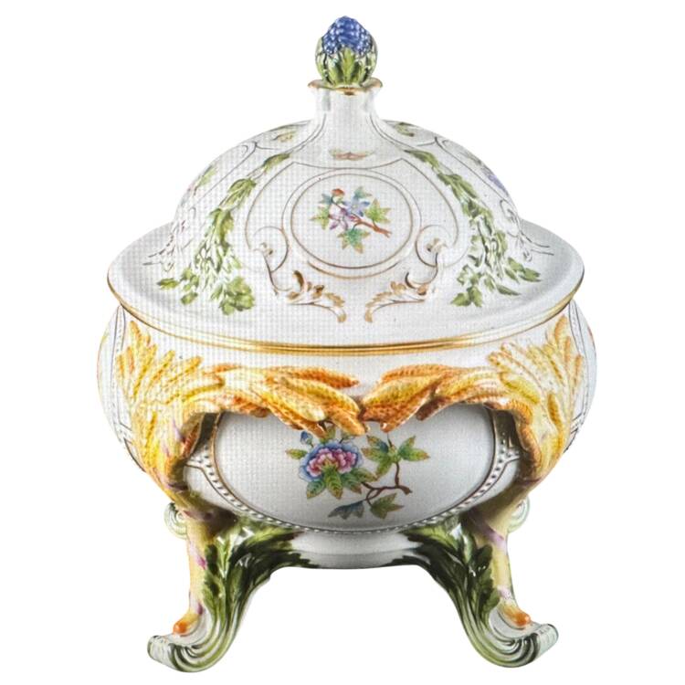 Queen Victoria (Green Border) Rococo Punch Bowl and Lid