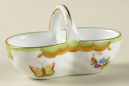 Queen Victoria (Green Border) Basket Shaped Individual Twin Salt Dip