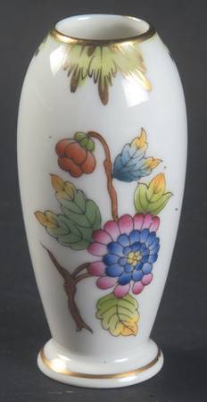 Queen Victoria (Green Border) 2" Bud Vase