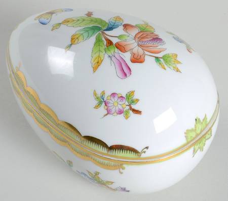 Queen Victoria (Green Border) Large Egg Box & Lid