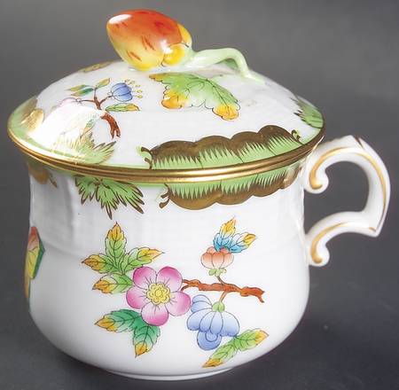 Queen Victoria (Green Border) 2 Pc Pot de Creme w/Lid & Base