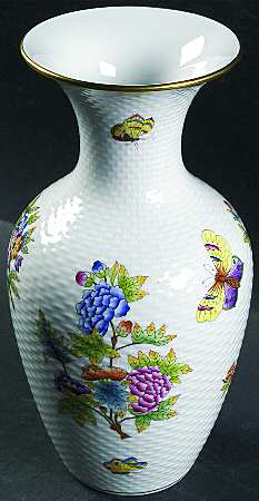 Queen Victoria (Green Border) Vase