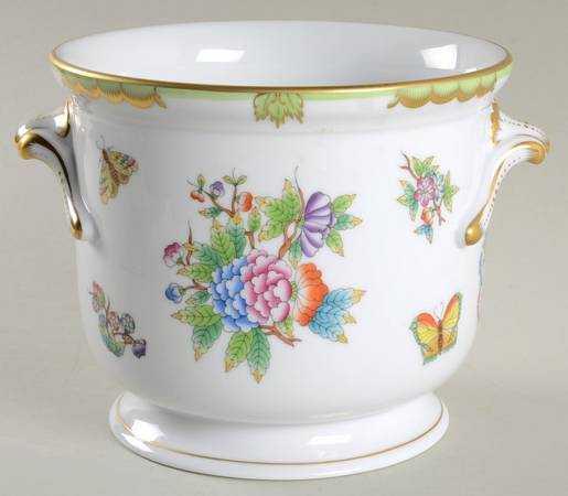 Queen Victoria (Green Border) 5" Cachepot