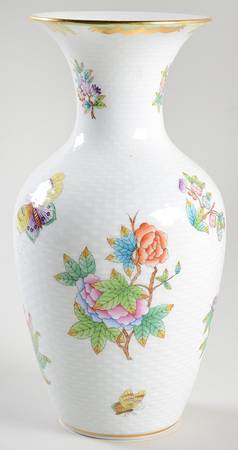 Queen Victoria (Green Border) Vase