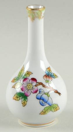 Queen Victoria (Green Border) 3" Bud Vase