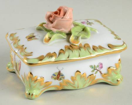 Queen Victoria (Green Border) 4" Rectangular Box & Lid