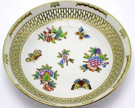 Queen Victoria (Green Border) Large Pierced Berry Bowl