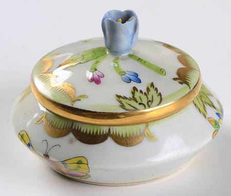 Queen Victoria (Green Border) Trinket Box with Lid