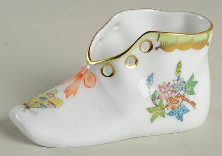 Queen Victoria (Green Border) Baby Shoe