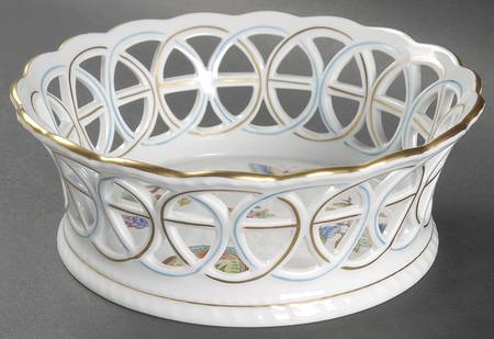 Queen Victoria (Green Border) 7" Round Open Weave Basket