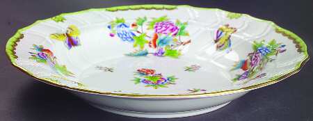 Queen Victoria (Green Border) 12" Chop Plate (Round Platter)