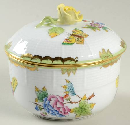 Queen Victoria (Green Border) Sugar Bowl & Lid