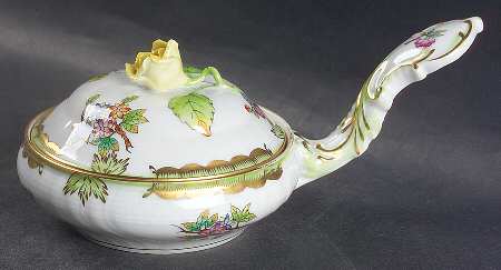 Queen Victoria (Green Border) Patty Pan & Lid