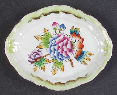 Queen Victoria (Green Border) 4" Oval Tray