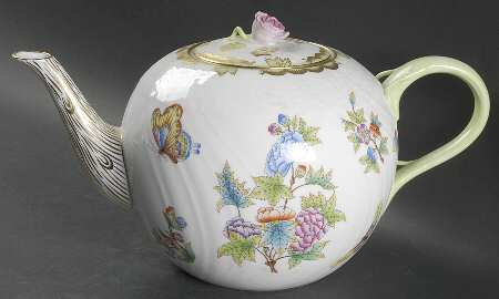 Queen Victoria (Green Border) Teapot & Lid