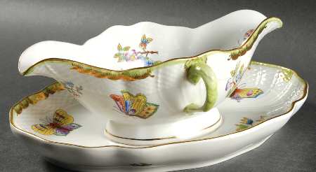 Queen Victoria (Green Border) Gravy Boat with Attached Underplate
