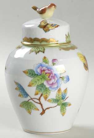 Queen Victoria (Green Border) Tea Caddy & Lid