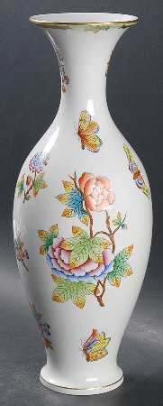 Queen Victoria (Green Border) 13" Vase