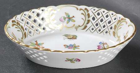 Queen Victoria (Green Border) 5" Oval Open Weave Basket