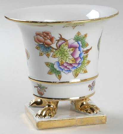 Queen Victoria (Green Border) 4" Claw Footed Vase