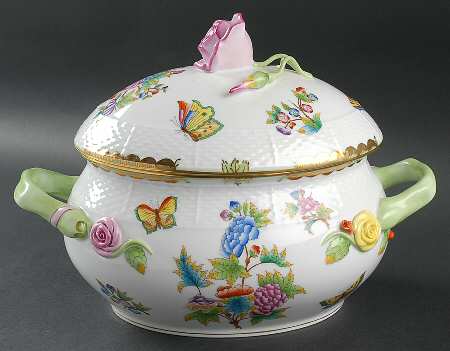 Queen Victoria (Green Border) Oval Covered Vegetable