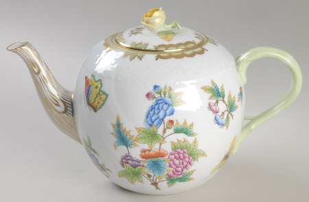 Queen Victoria (Green Border) Teapot & Lid