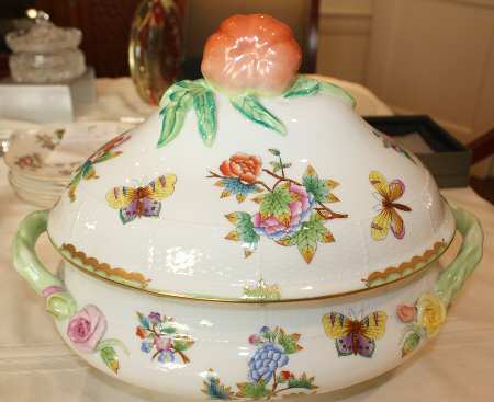 Queen Victoria (Green Border) Oval Tureen & Lid