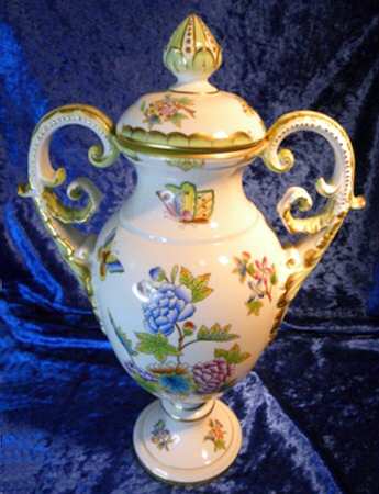 Queen Victoria (Green Border) 12" Footed Covered Vase