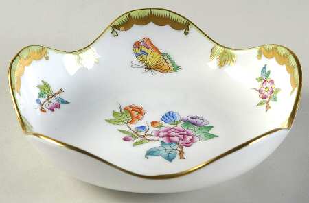 Queen Victoria (Green Border) 5" Round Scalloped Dish