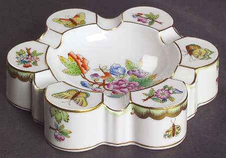 Queen Victoria (Green Border) 6" Ashtray
