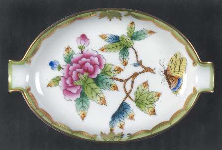 Queen Victoria (Green Border) 5" Oval Ashtray with Lips