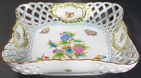 Queen Victoria (Green Border) 9" Square Open Weave Basket