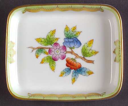 Queen Victoria (Green Border) 2" Ashtray