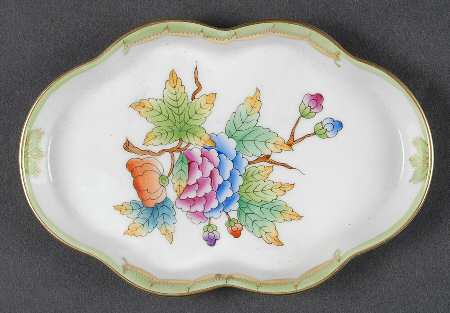Queen Victoria (Green Border) Tray