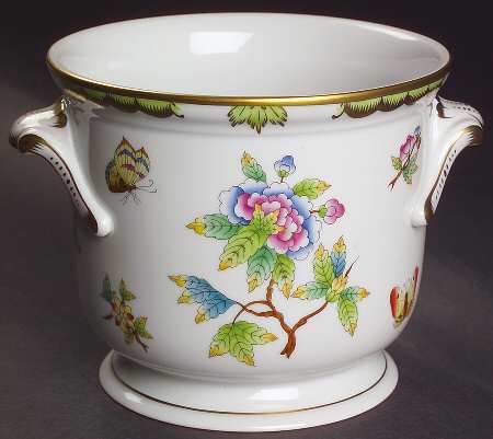 Queen Victoria (Green Border) 4" Cachepot