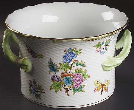 Queen Victoria (Green Border) 6" Cachepot