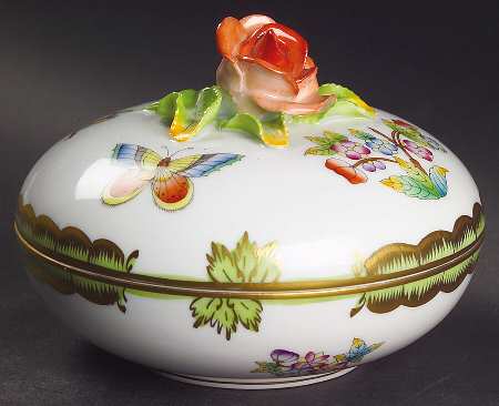 Queen Victoria (Green Border) Bon Bon & Lid