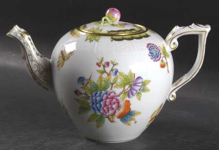 Queen Victoria (Green Border) Mini Teapot & Lid
