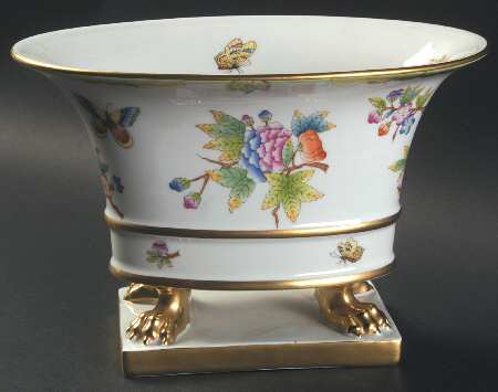 Queen Victoria (Green Border) 5" Oval Footed Urn