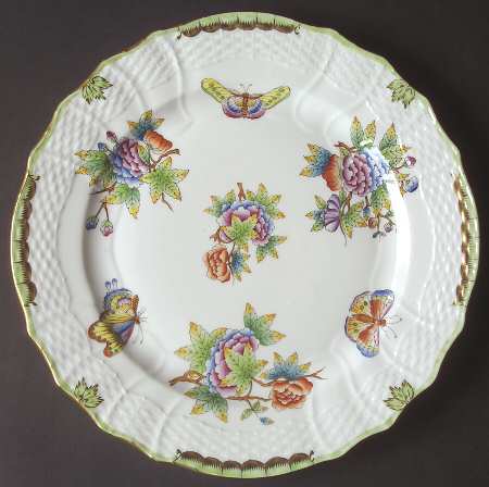 Queen Victoria (Green Border) Service Plate (Charger)