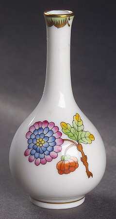 Queen Victoria (Green Border) 3" Bud Vase