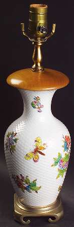 Queen Victoria (Green Border) 24" Electric Lamp No Shade