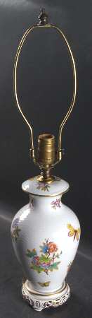 Queen Victoria (Green Border) 24" Electric Lamp No Shade