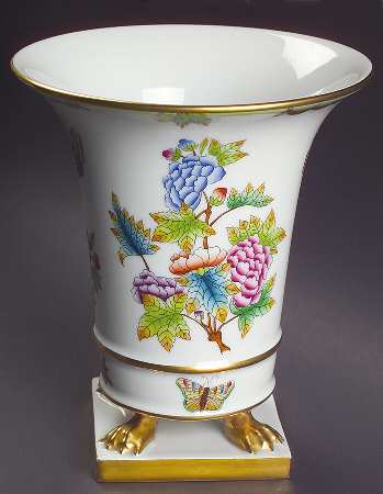 Queen Victoria (Green Border) 7" Claw Footed Urn Vase