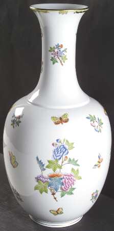 Queen Victoria (Green Border) 19" Vase