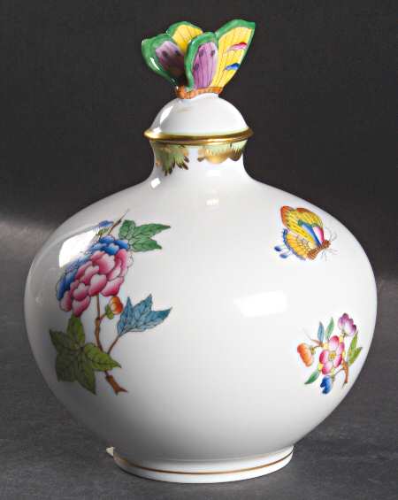 Queen Victoria (Green Border) Perfume Bottle with Stopper