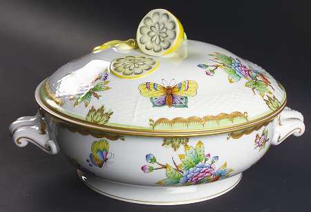 Queen Victoria (Green Border) Round Covered Vegetable