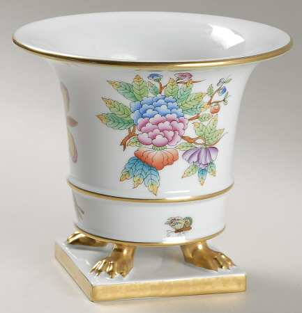 Queen Victoria (Green Border) 5" Claw Footed Urn Vase