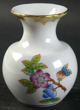 Queen Victoria (Green Border) 2" Bud Vase